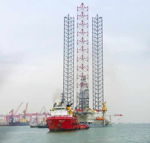 华南地区建造的第一座400英尺自升式专用修井平台安全驶离广州港