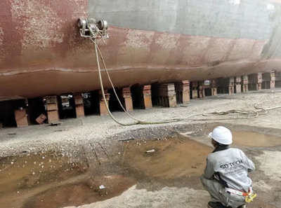 上海中远海运重工超高压水除锈助力“绿色”海工